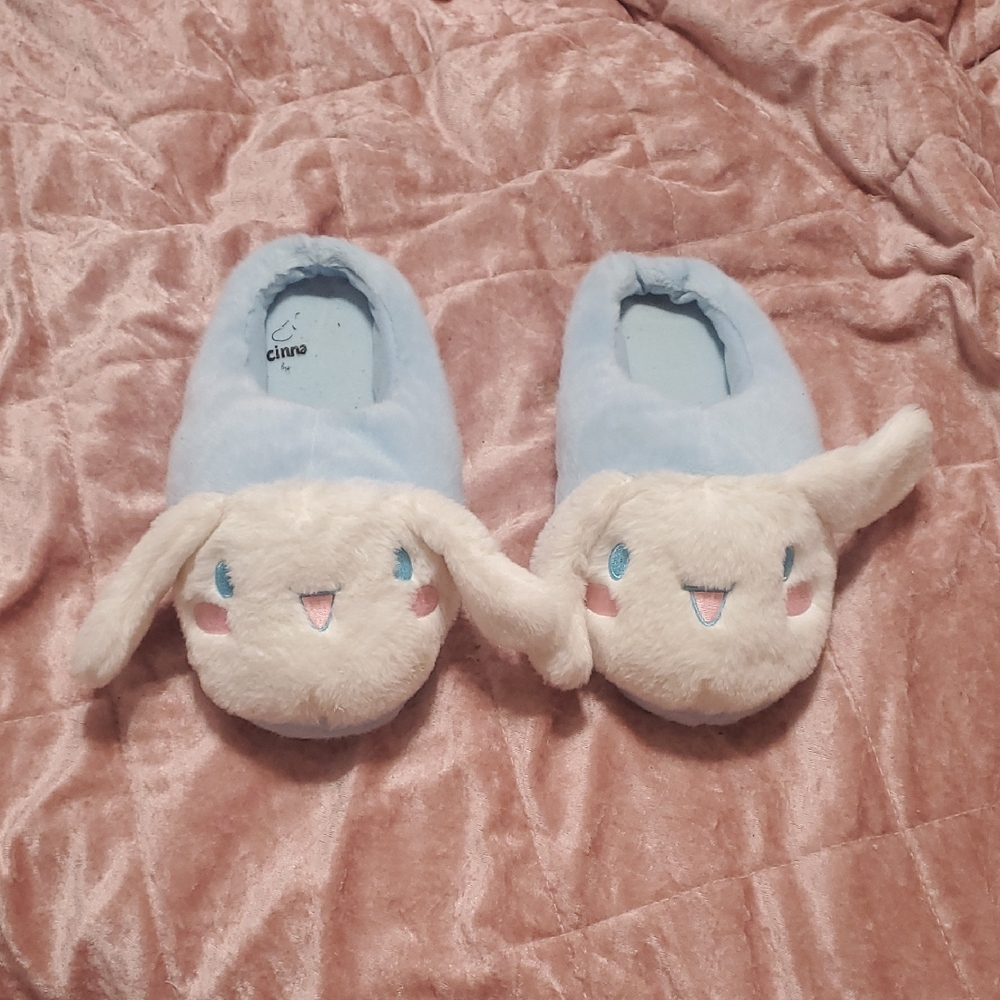 Hello Kitty Cinnamonroll Girls and Womens Slippers, Size Kid to Adult Size 7-8